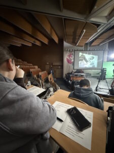 Warsztaty dla młodzieży „Nowe Widnokręgi – zrozumieć media”.
