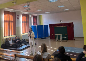 Spektakle profilaktyczne „W sieci słów” oraz „Szkolna elita”